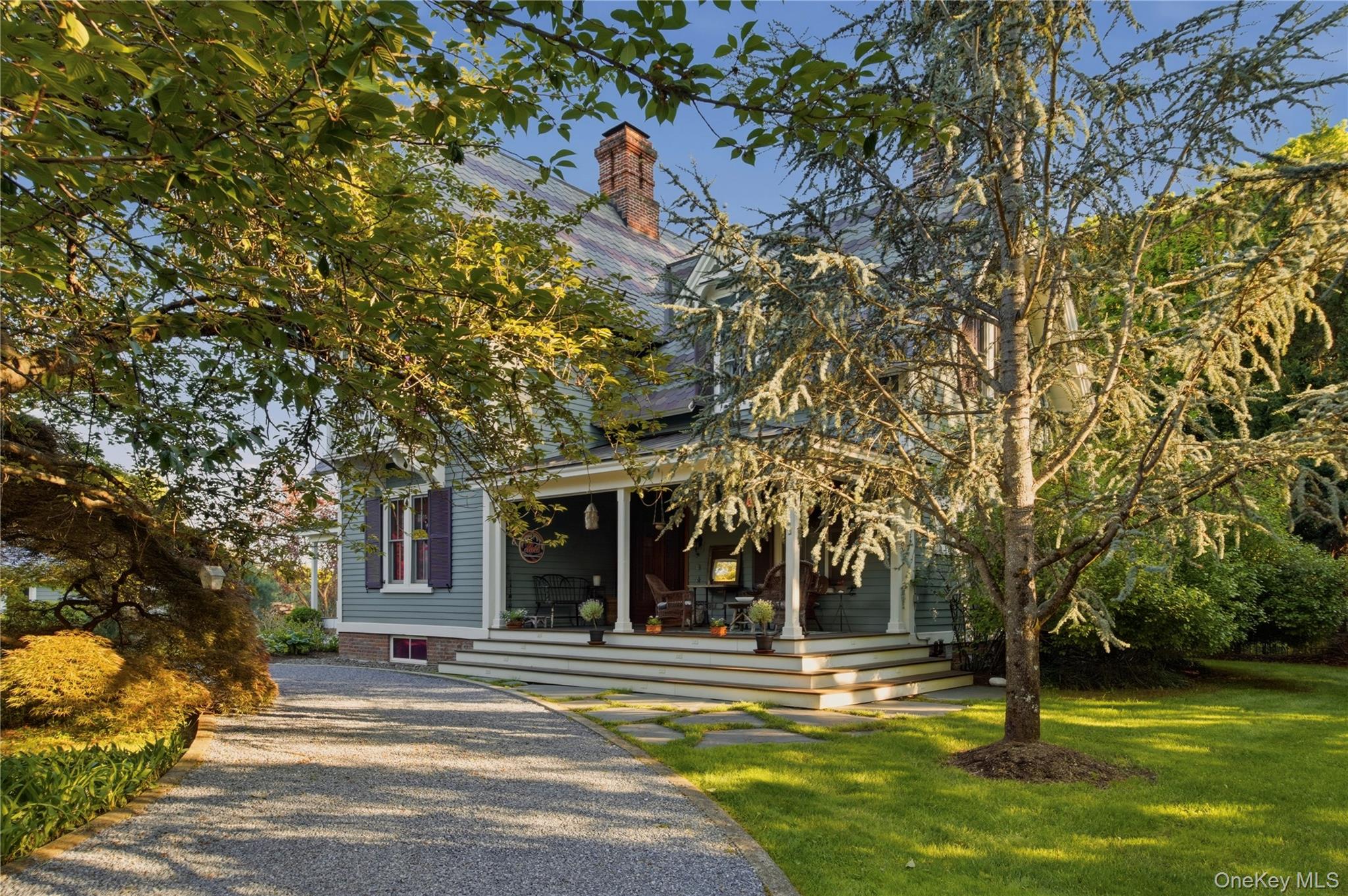 37 Paulding Avenue Cold Spring, NY 10516 - Photo 25 of 39 Circular driveway entrance with mature specimen trees