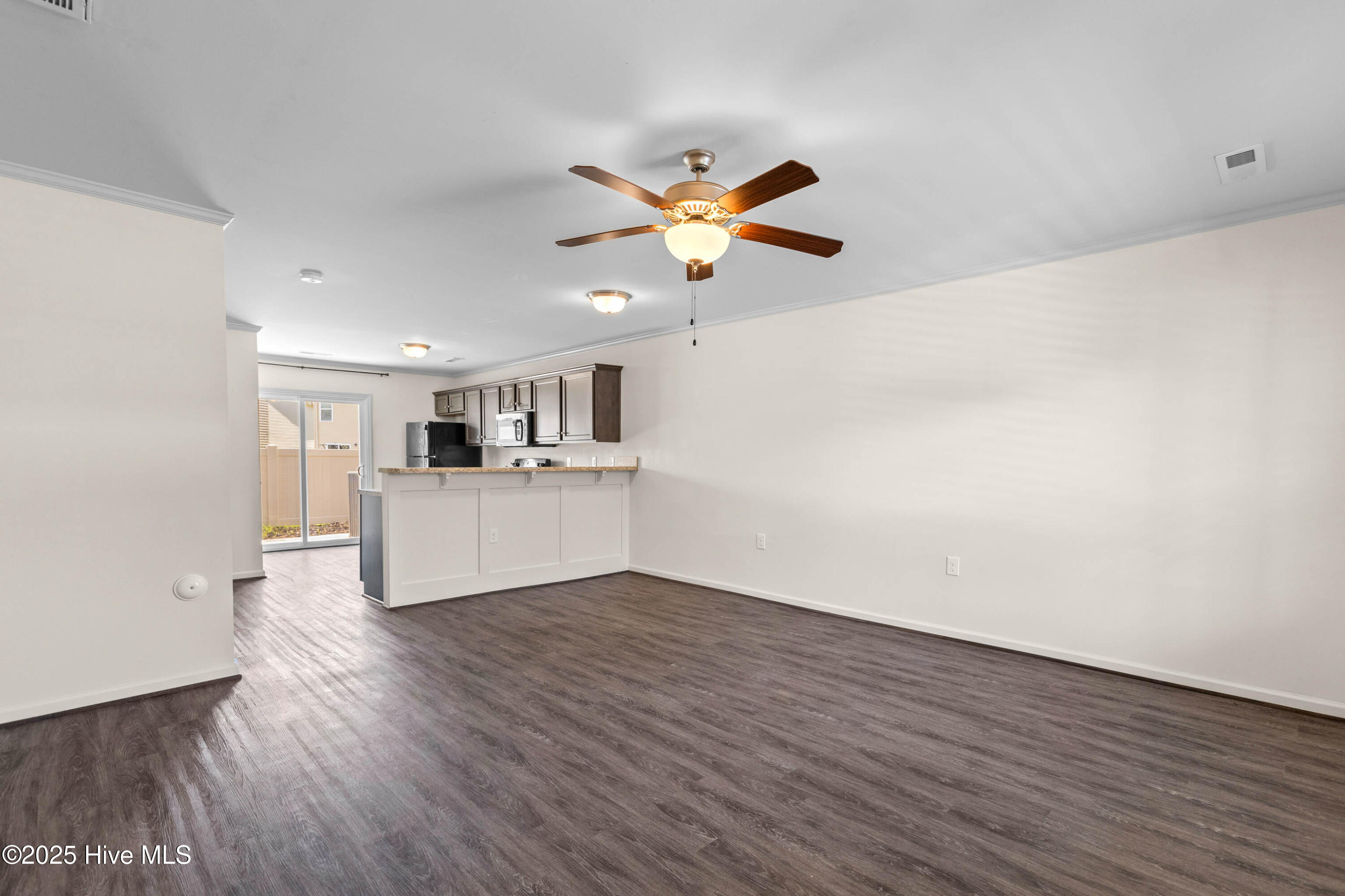 422 Sullivan Loop Road Midway Park, NC 28544 - Photo 4 of 18 04 (13)