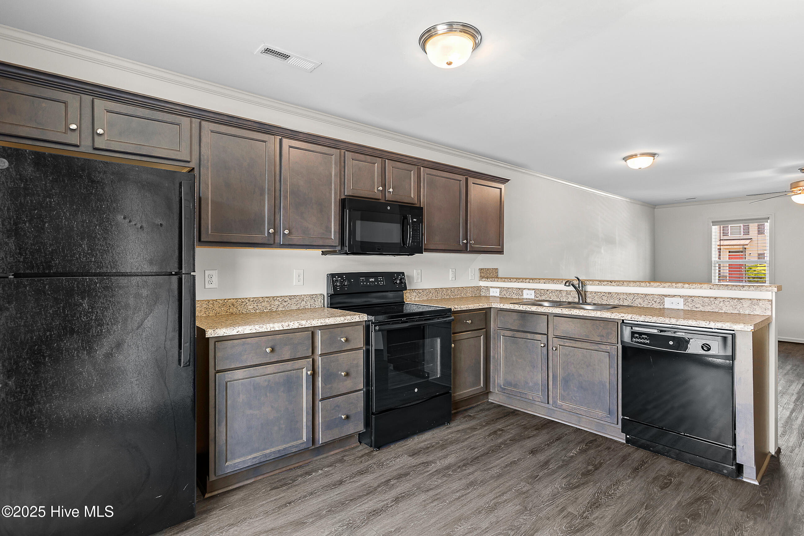 422 Sullivan Loop Road Midway Park, NC 28544 - Photo 7 of 18 07 (12)