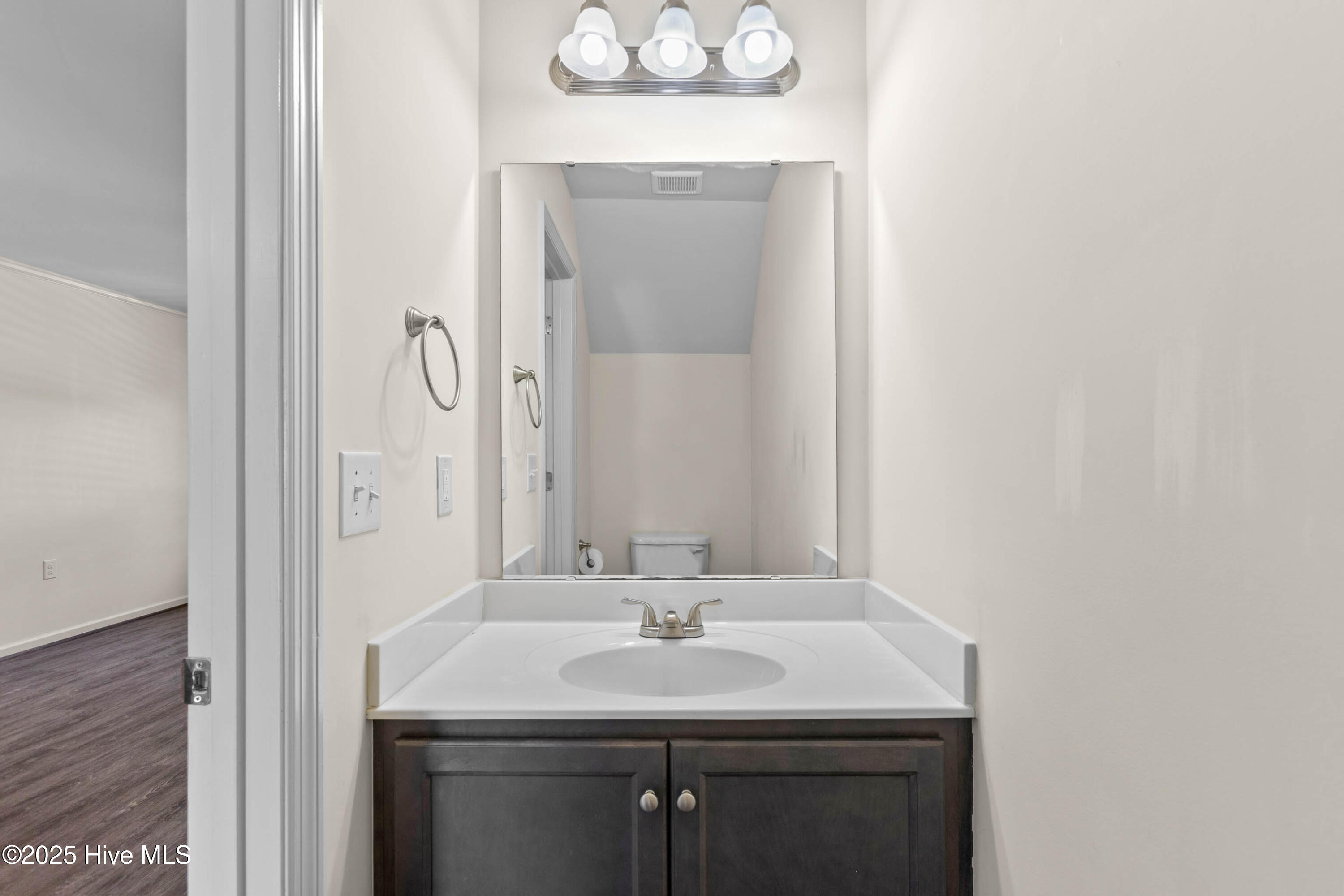 422 Sullivan Loop Road Midway Park, NC 28544 - Photo 10 of 18 10 (2) (1)