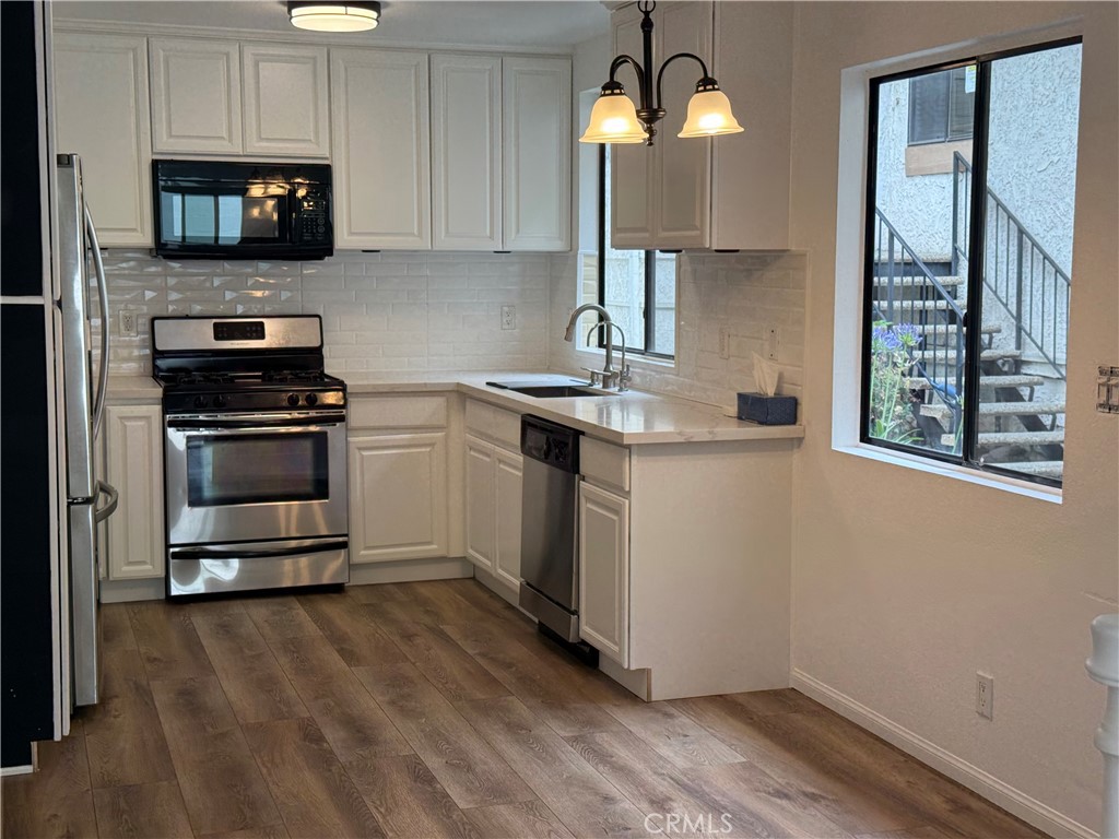 950 West Lambert Road, Unit 11 La Habra, CA 90631 - Photo 10 of 32