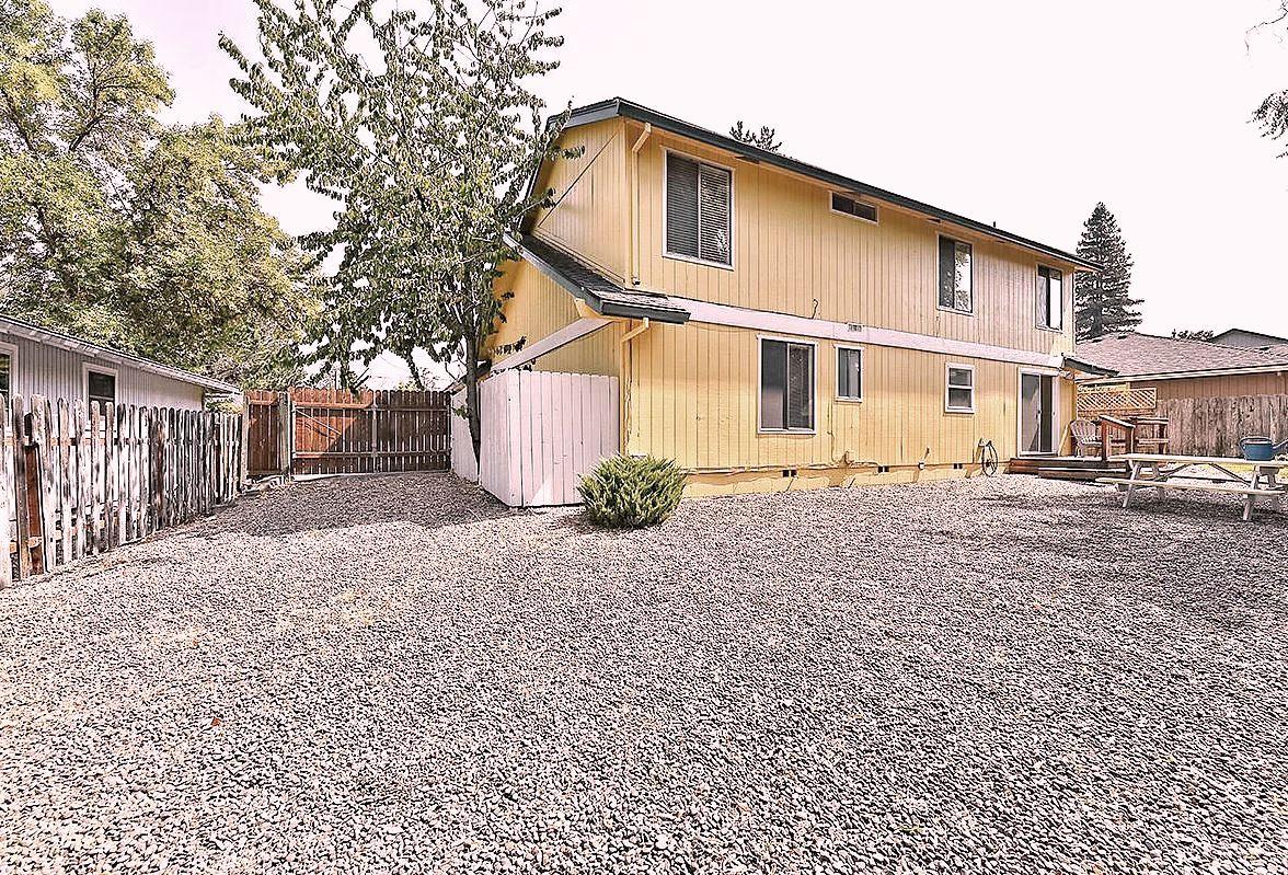 2749 Aldersgate Road Medford, OR 97504 - Photo 28 of 36 RV, back of house jaedit