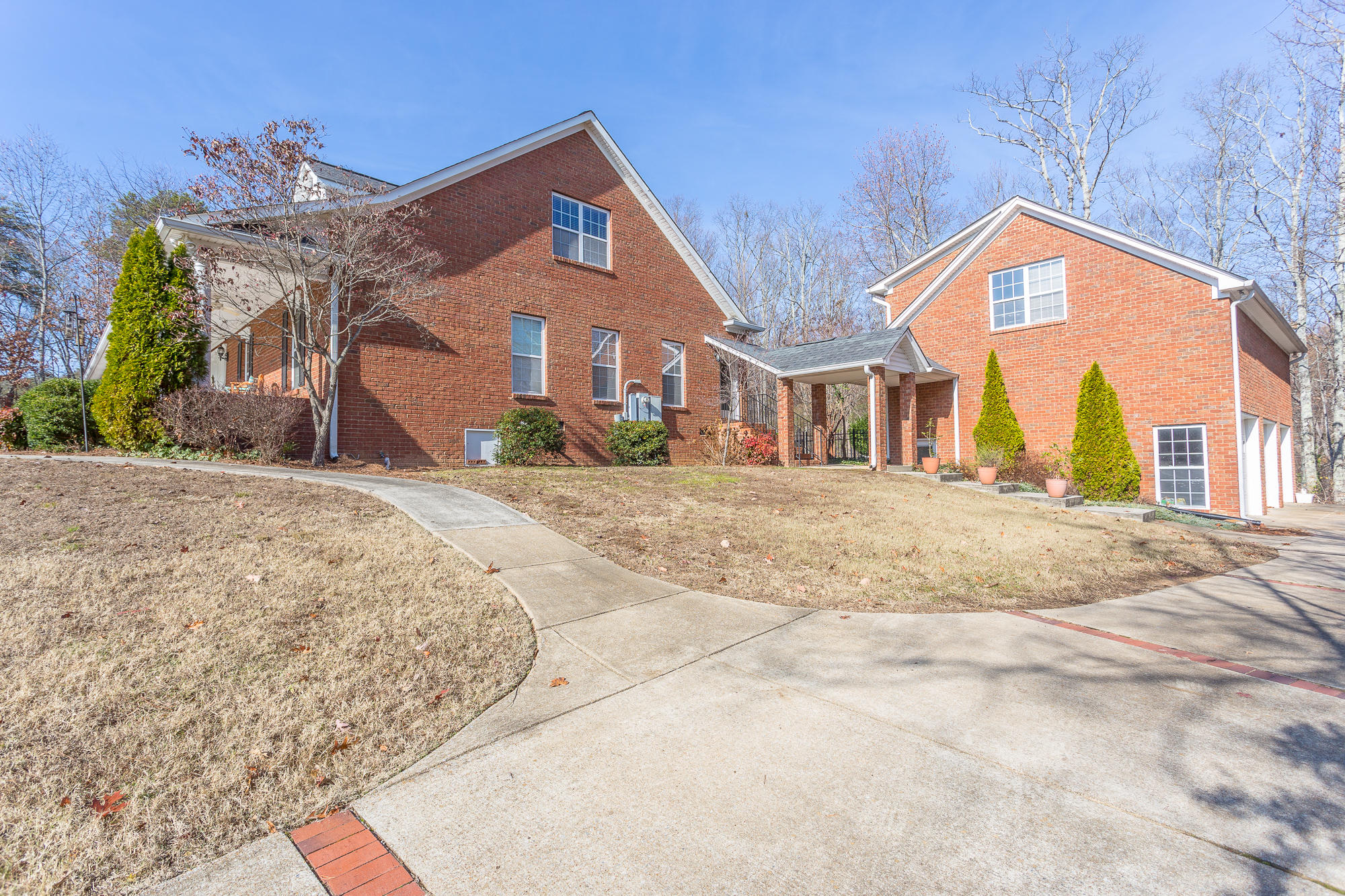 4645 Gann Store Road Hixson, TN 37343 - Photo 7 of 62 Covered access from guest to main house