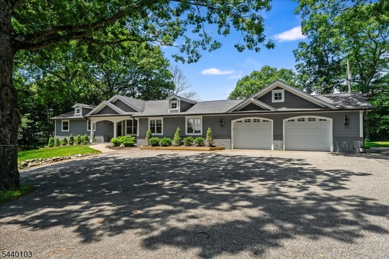 8 Sheeprock Road Kinnelon, NJ 07405 - Photo 3 of 47