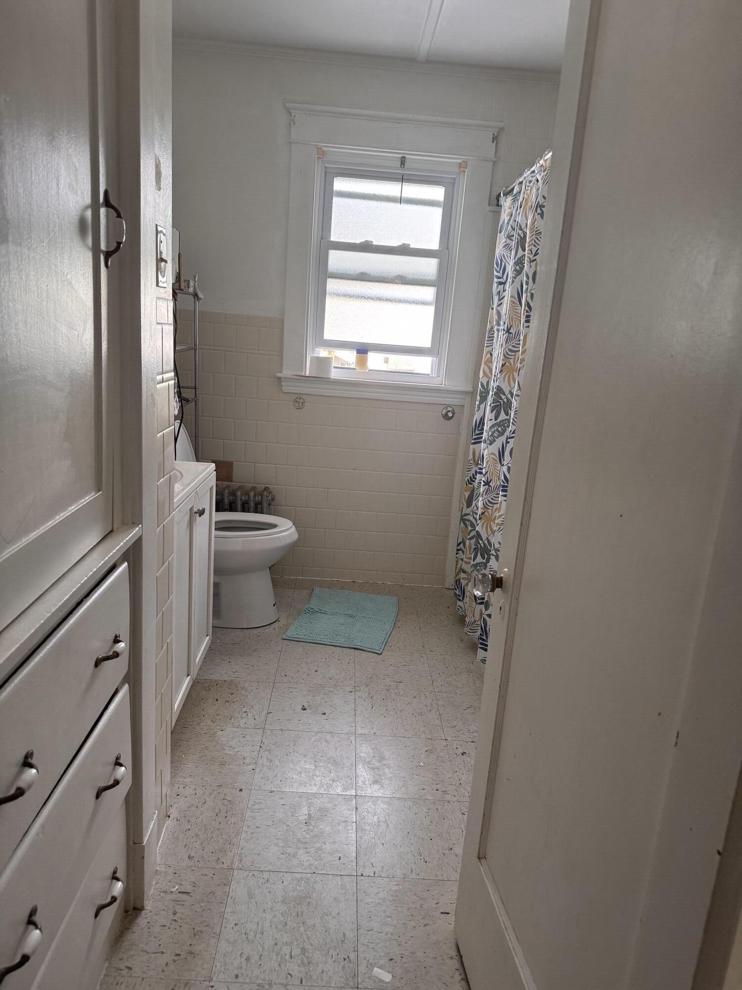 1 Kelsey Street Waterville, ME 04901 - Photo 19 of 23 2nd floor bath