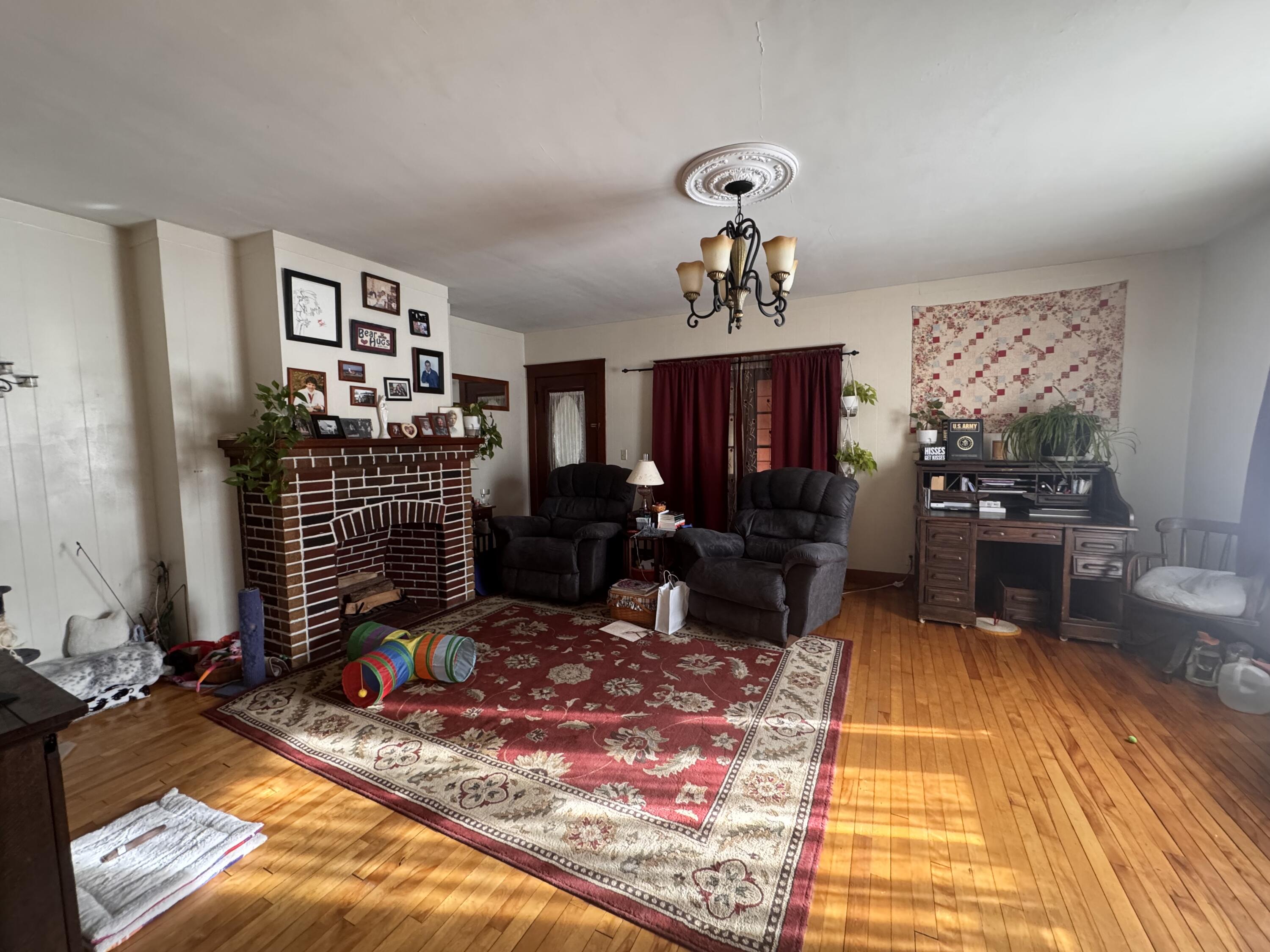 1 Kelsey Street Waterville, ME 04901 - Photo 7 of 23 1st floor living room