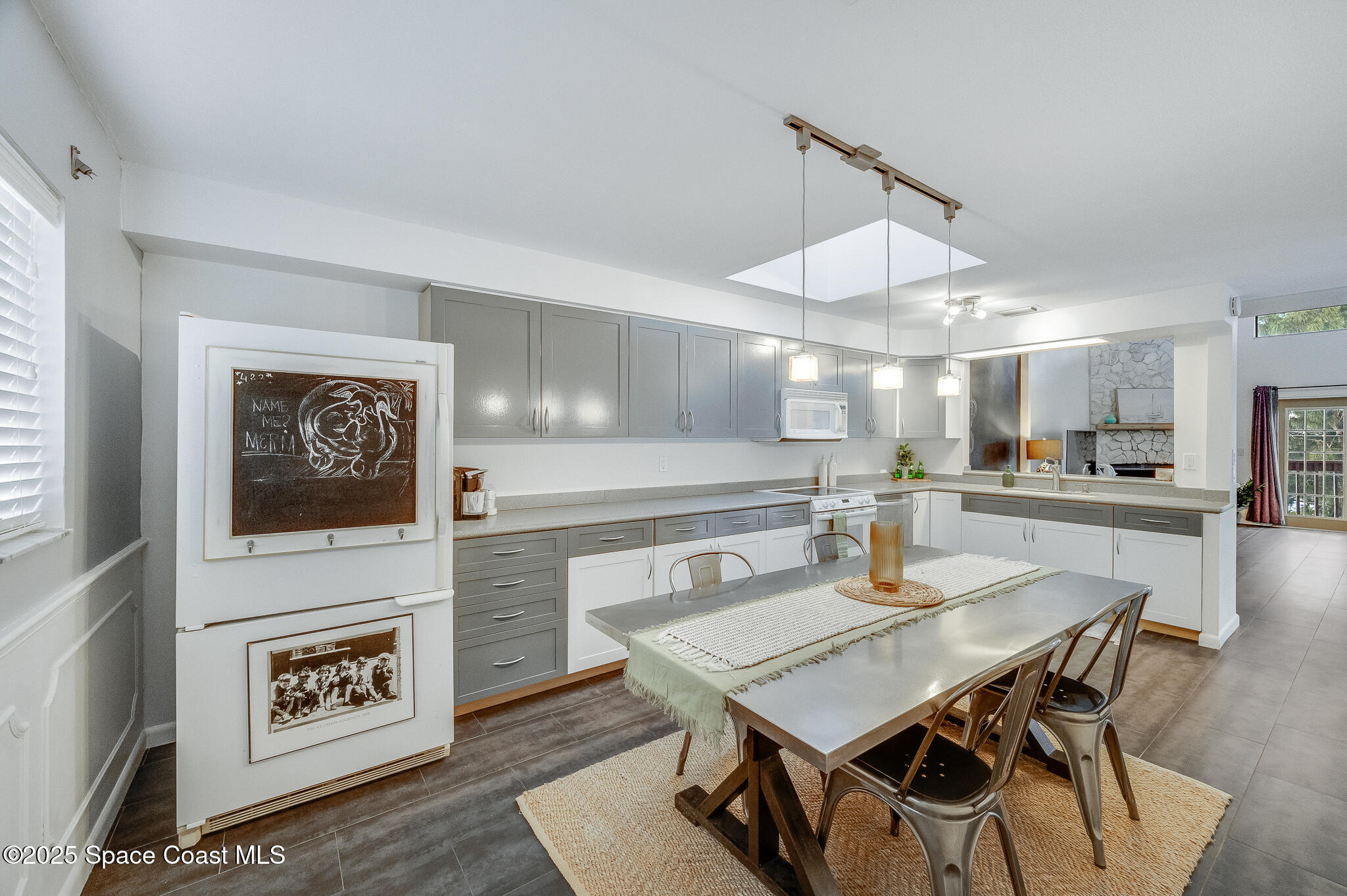 3319 Kirkland Road Northeast Palm Bay, FL 32905 - Photo 25 of 50 a view of a dining room with furniture