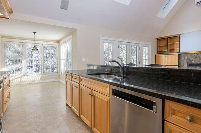 20 Landing Road Saco, ME 04072 - Photo 9 of 47 Kitchen
