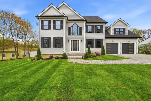 $1,999,900 | 23 Day Circle, Woburn, MA 01801