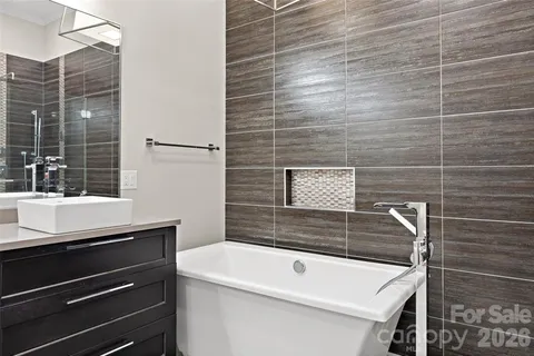 $789,500 | 3112 Ethereal Lane, Charlotte, NC 28226