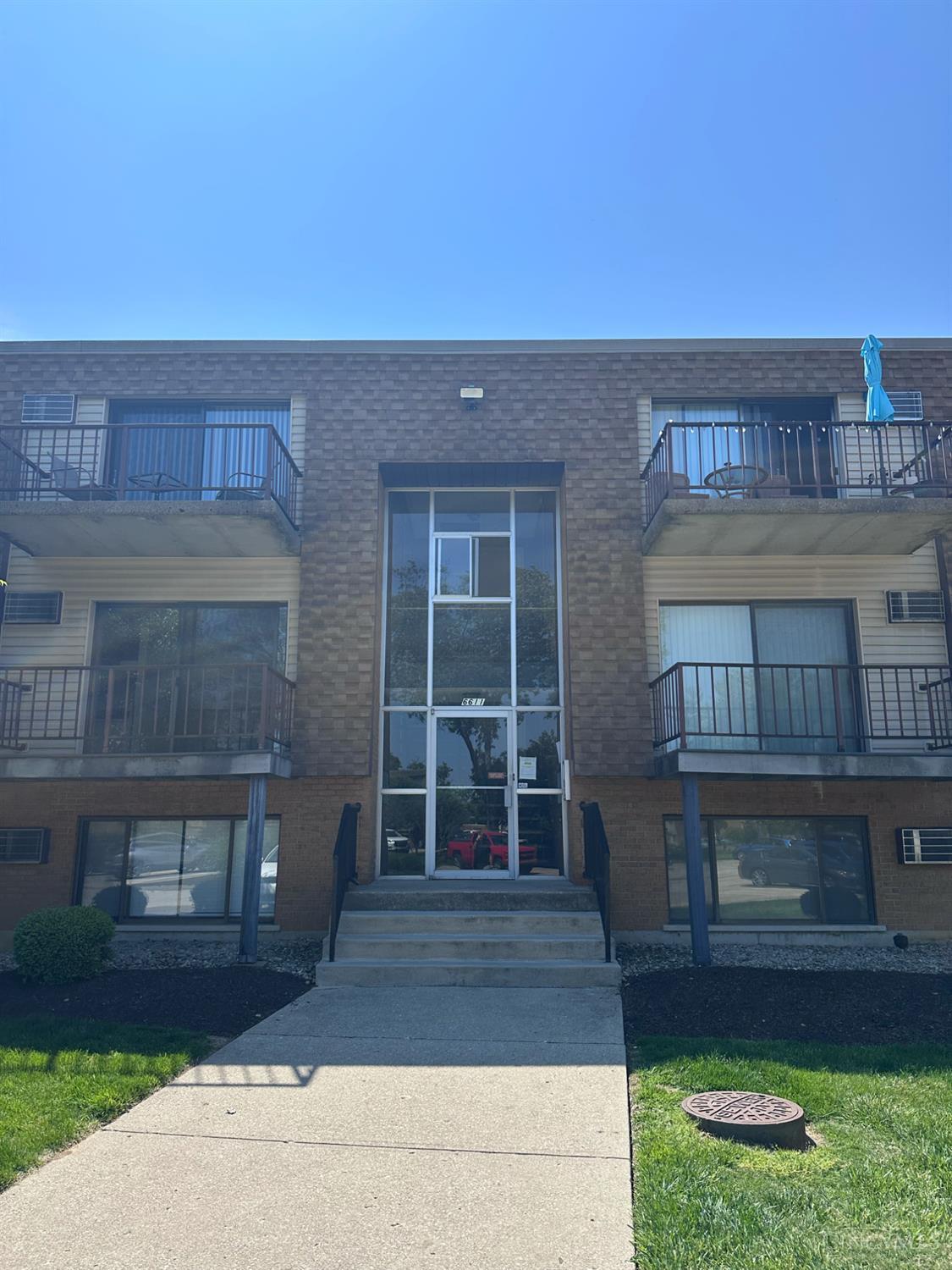 6611 Hearne Road, Unit 101 Cincinnati, OH 45248 - Photo 2 of 16