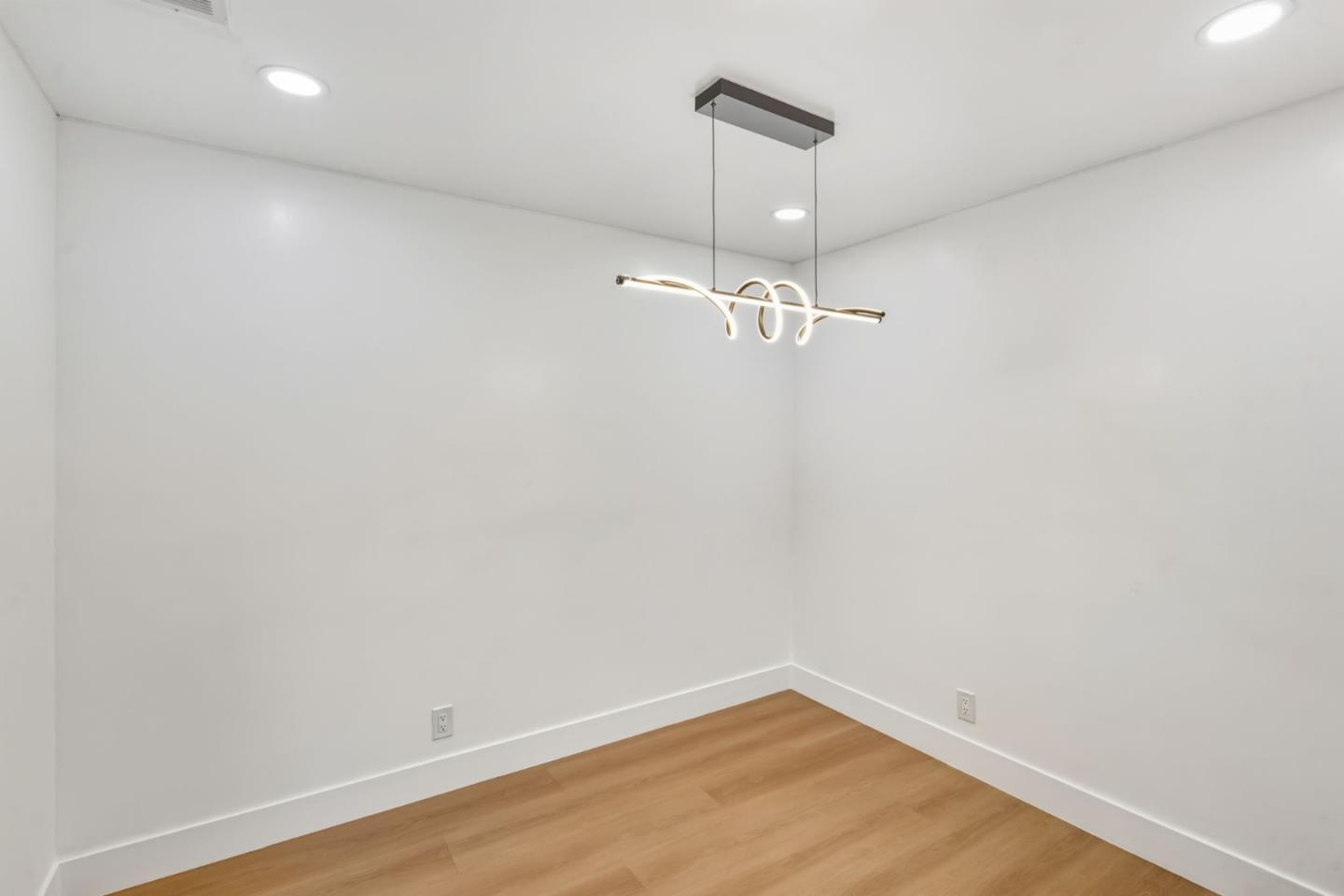 374 Manzanita Court Milpitas, CA 95035 - Photo 7 of 34