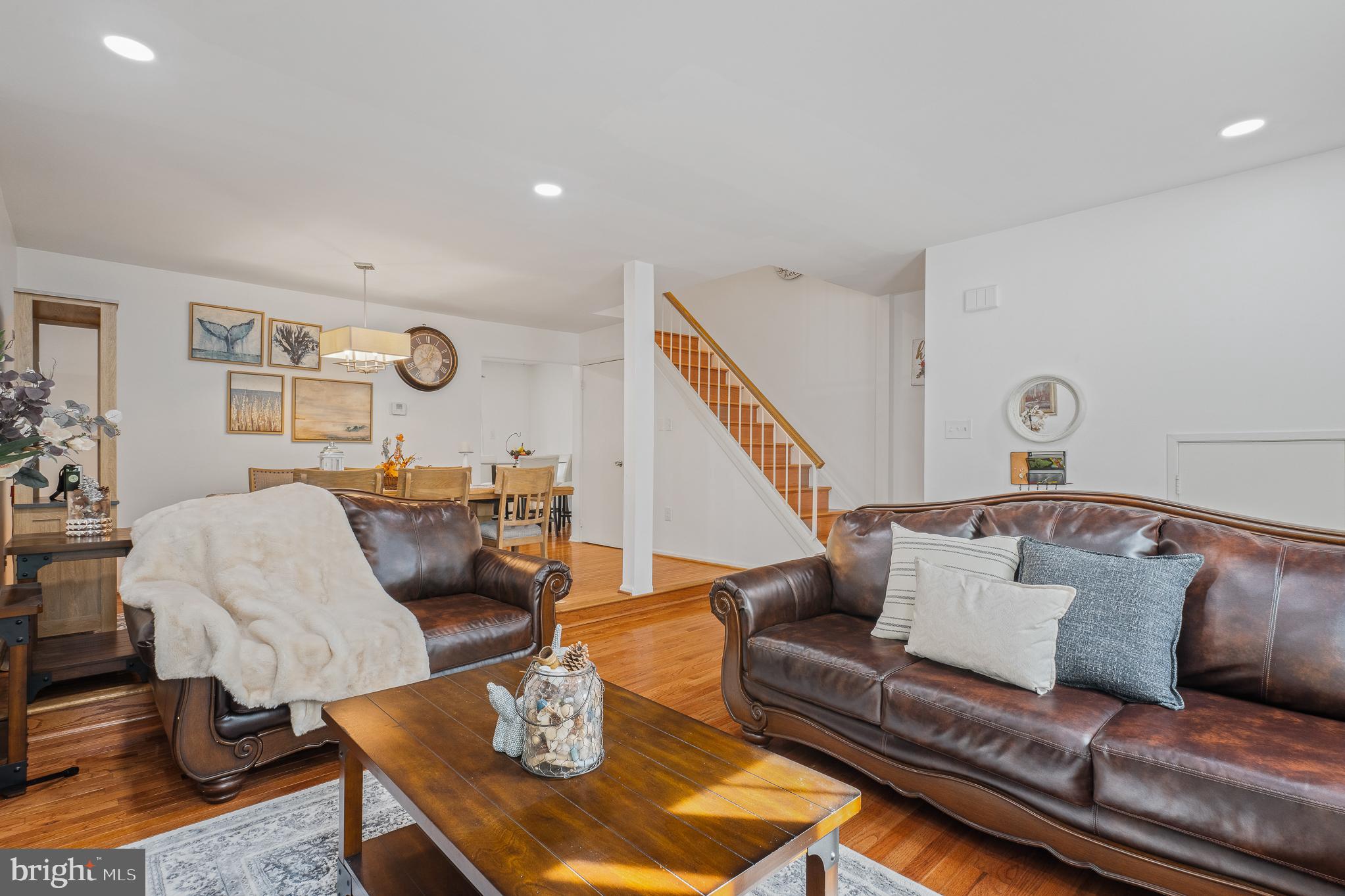 13007 Climbing Ivy Drive Germantown, MD 20874 - Photo 18 of 63 a living room with furniture
