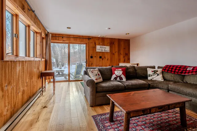 $950,000 | 7 Roundtree Road, Winhall, VT 05340