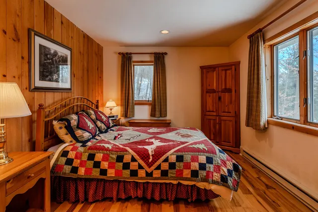 $950,000 | 7 Roundtree Road, Winhall, VT 05340