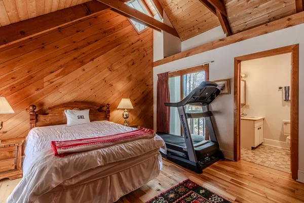 $950,000 | 7 Roundtree Road, Winhall, VT 05340