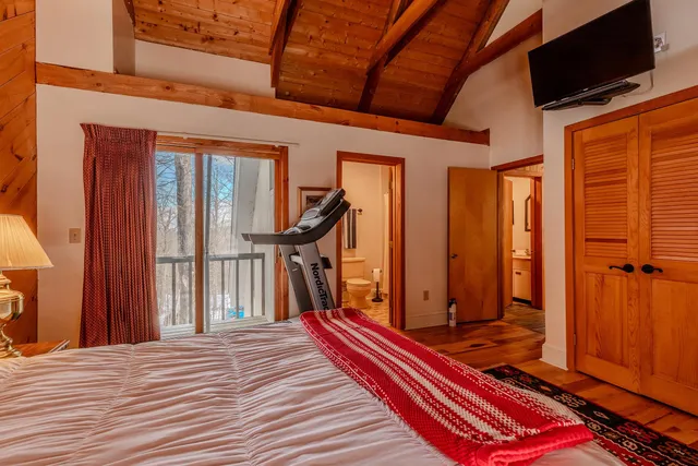 $950,000 | 7 Roundtree Road, Winhall, VT 05340