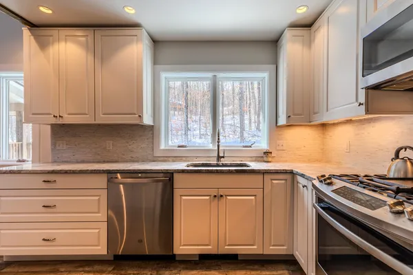 $950,000 | 7 Roundtree Road, Winhall, VT 05340