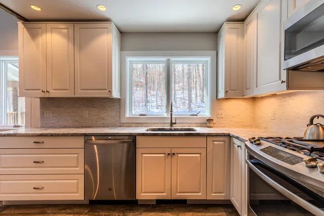 $950,000 | 7 Roundtree Road, Winhall, VT 05340