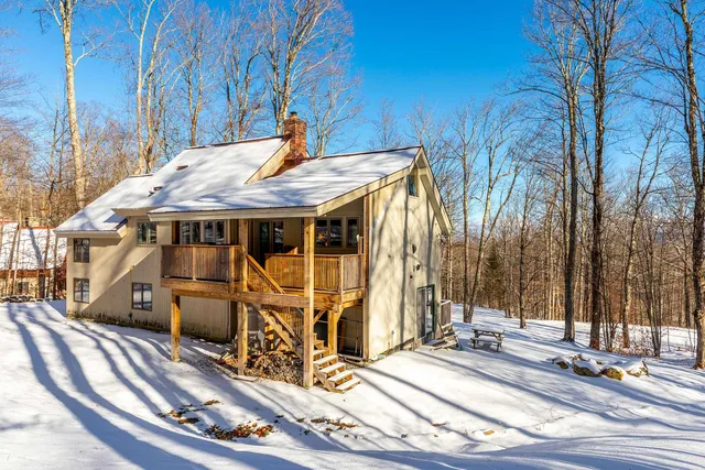 $950,000 | 7 Roundtree Road, Winhall, VT 05340