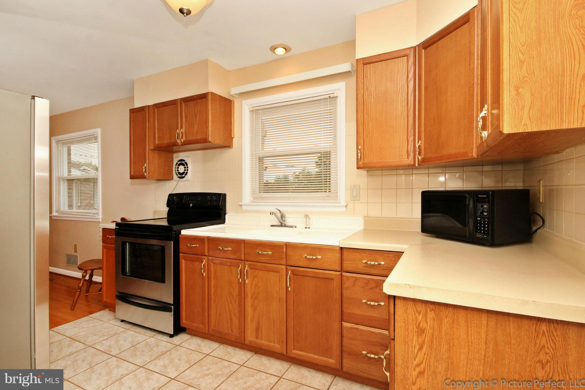 407 Delaware Road Frederick, MD 21701 - Photo 3 of 30 Kitchen