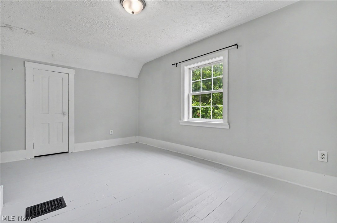 1010 Sawyer Avenue Akron, OH 44310 - Photo 18 of 29