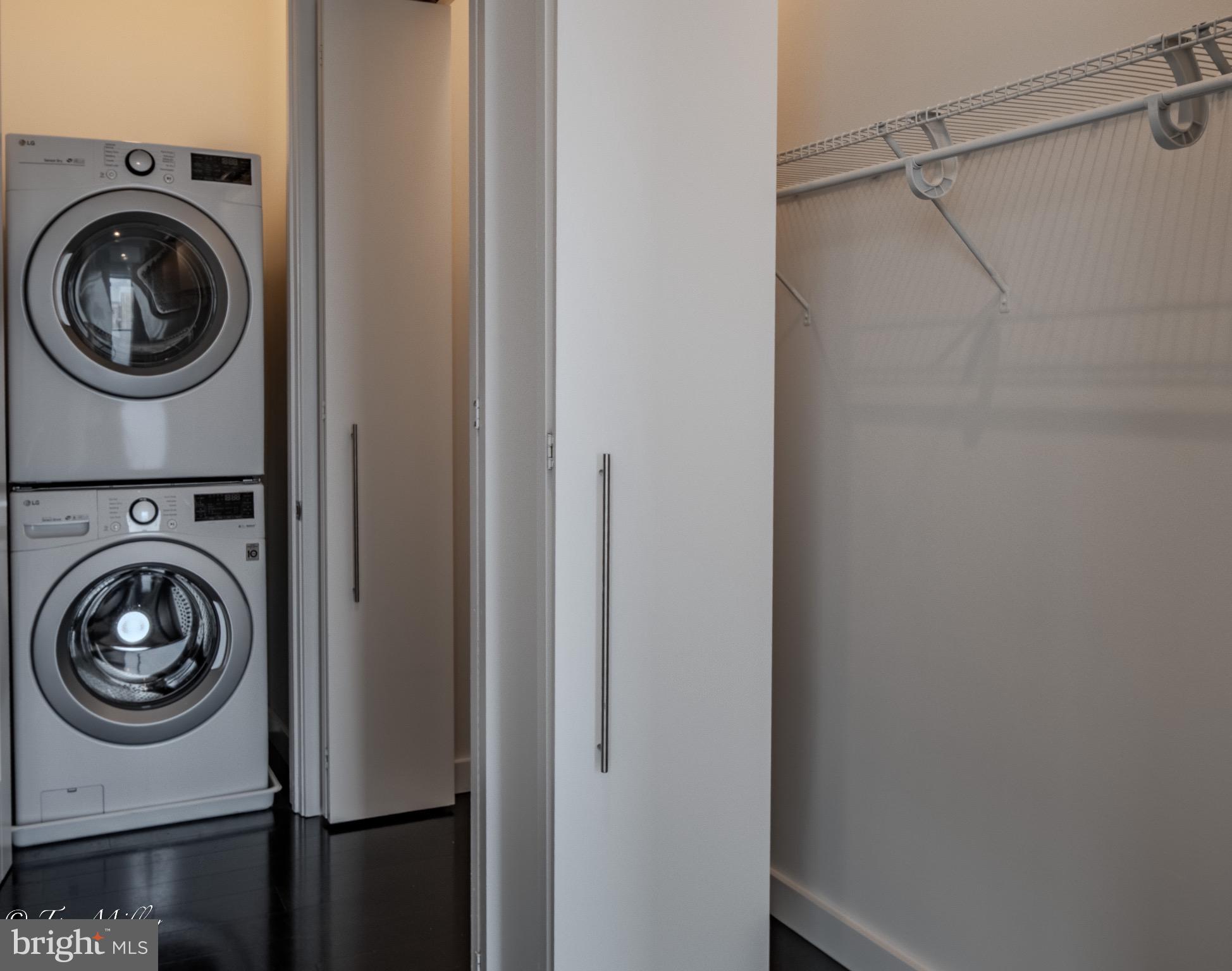 414 Light Street, Unit 4302 Baltimore, MD 21202 - Photo 13 of 42 a utility room with sink dryer and washer