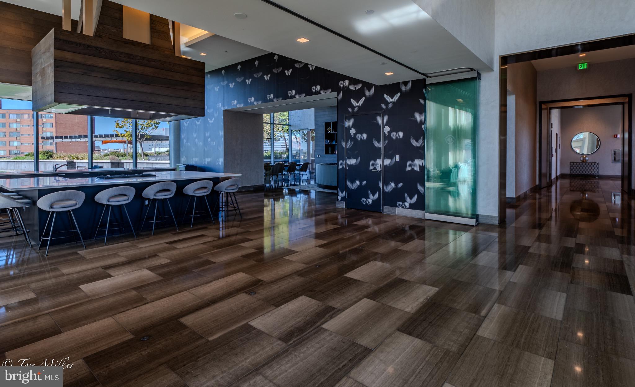 414 Light Street, Unit 4302 Baltimore, MD 21202 - Photo 36 of 42 a view of a porch with dining area