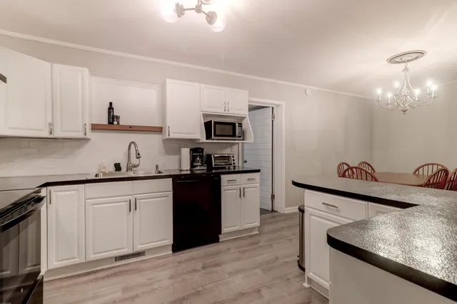 $2,999 | 1117 Ocean View Road, Charleston, SC 29412