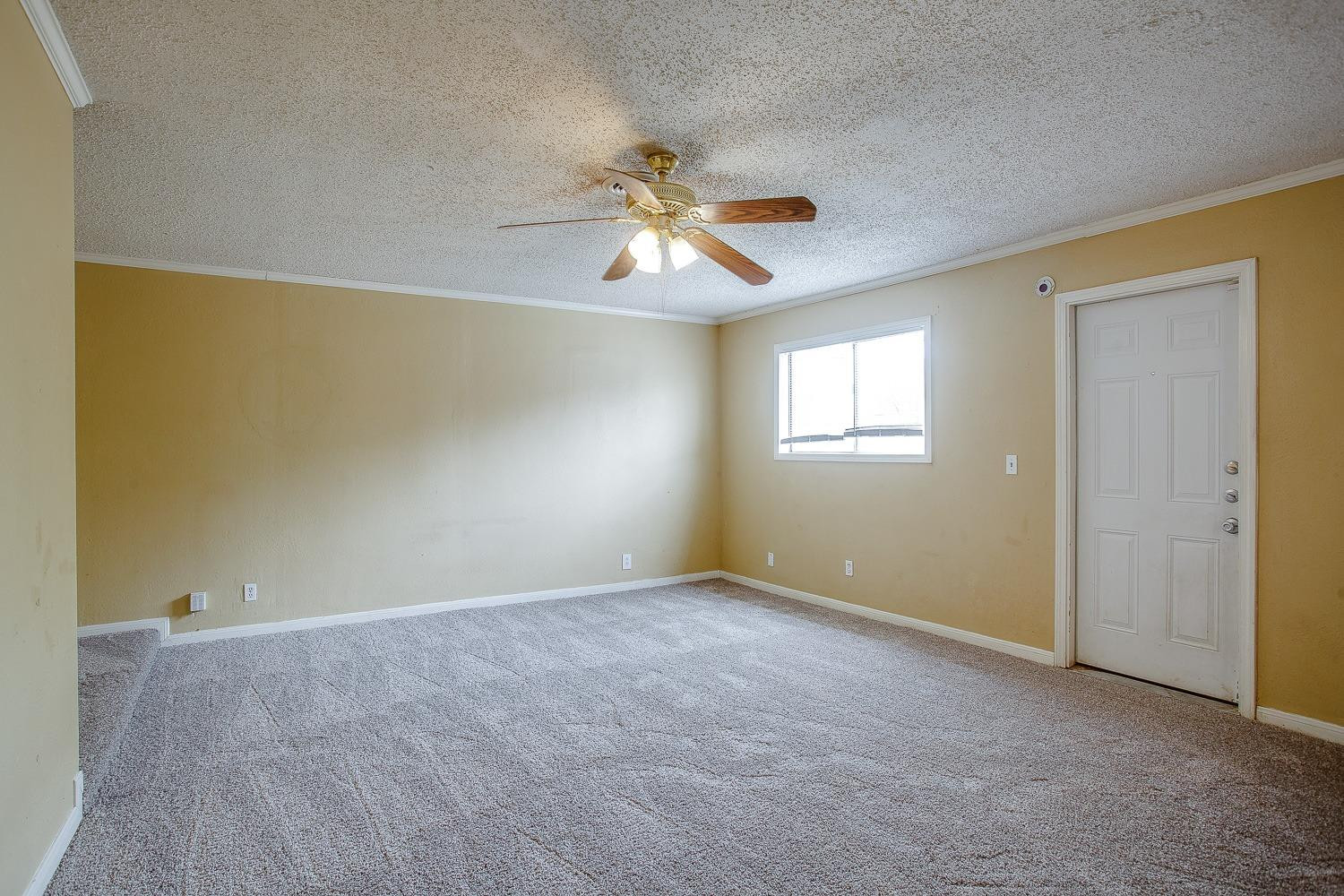 2818 40th Street Lubbock, TX 79413 - Photo 12 of 16 Additional Living Room or Game Room
