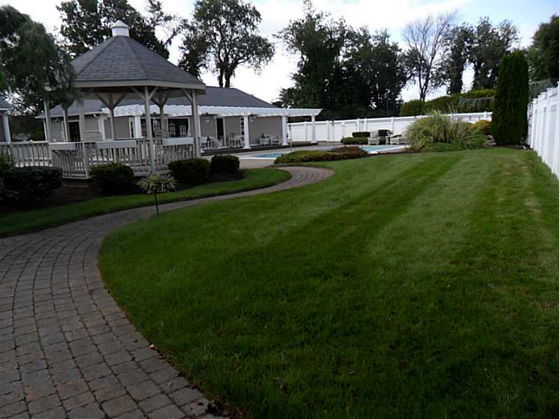 93 Windsong Road Cumberland, RI 02864 - Photo 4 of 20 Exterior Back.