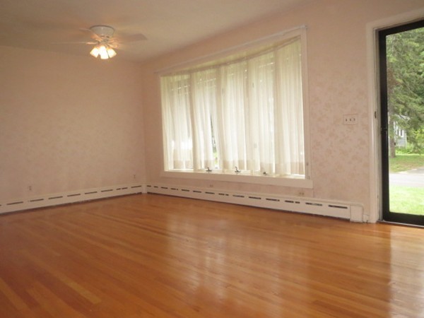 17 Barrington Road Longmeadow, MA 01106 - Photo 4 of 22 Gallery Image 4
