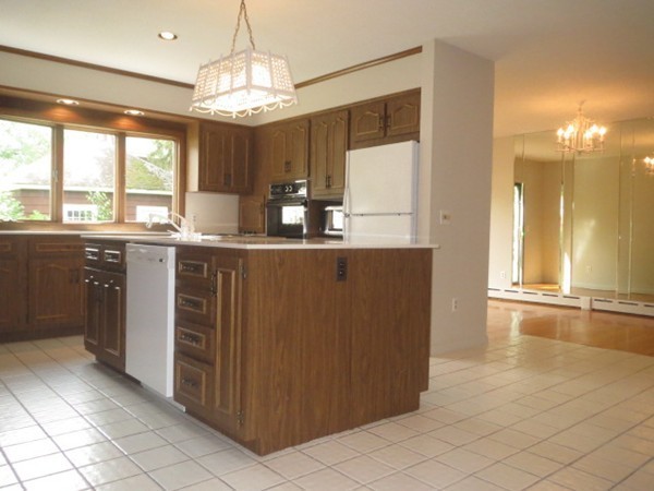 17 Barrington Road Longmeadow, MA 01106 - Photo 7 of 22 Gallery Image 7