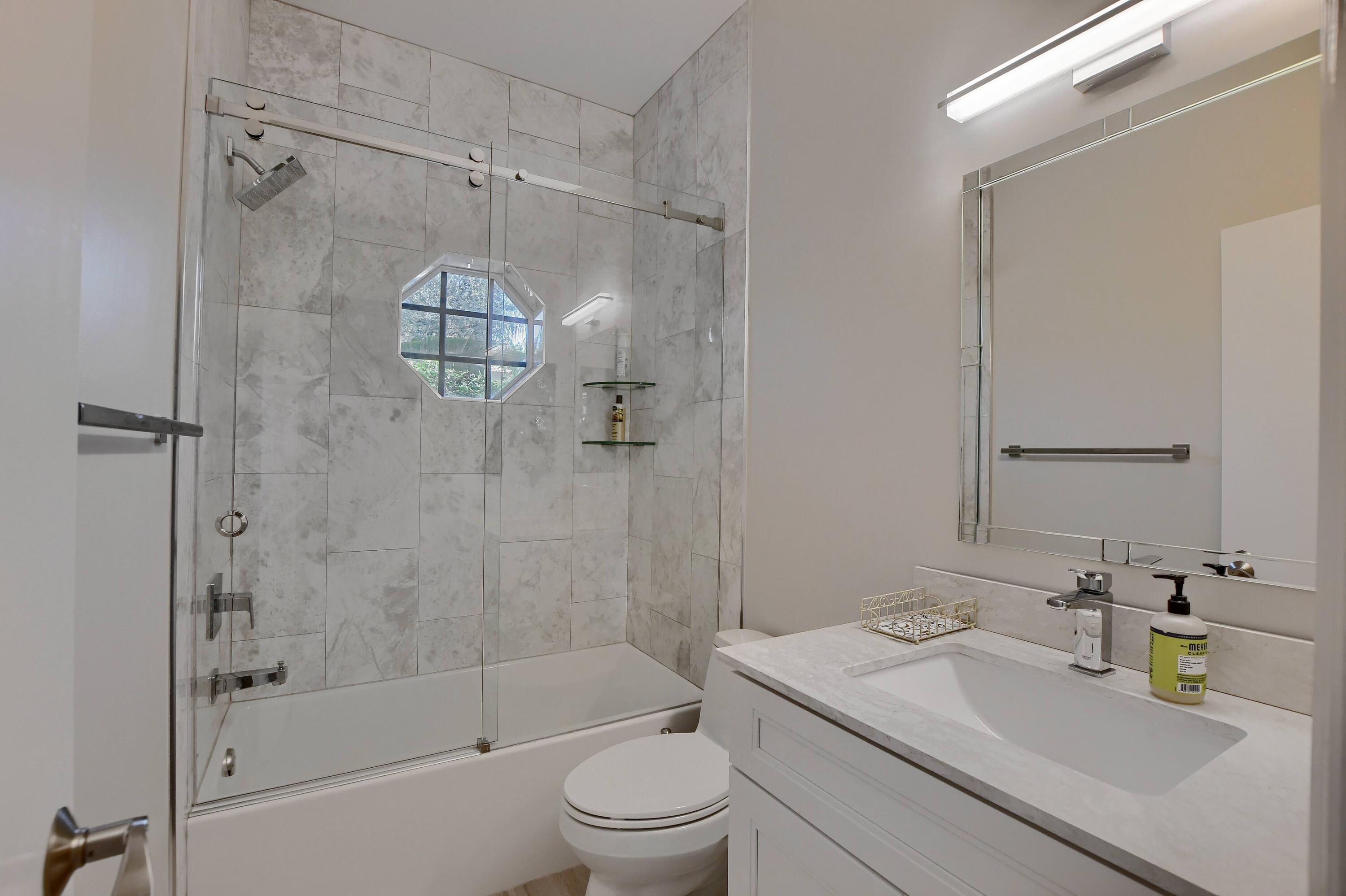 6559 Via Regina Boca Raton, FL 33433 - Photo 17 of 31 Second Bath