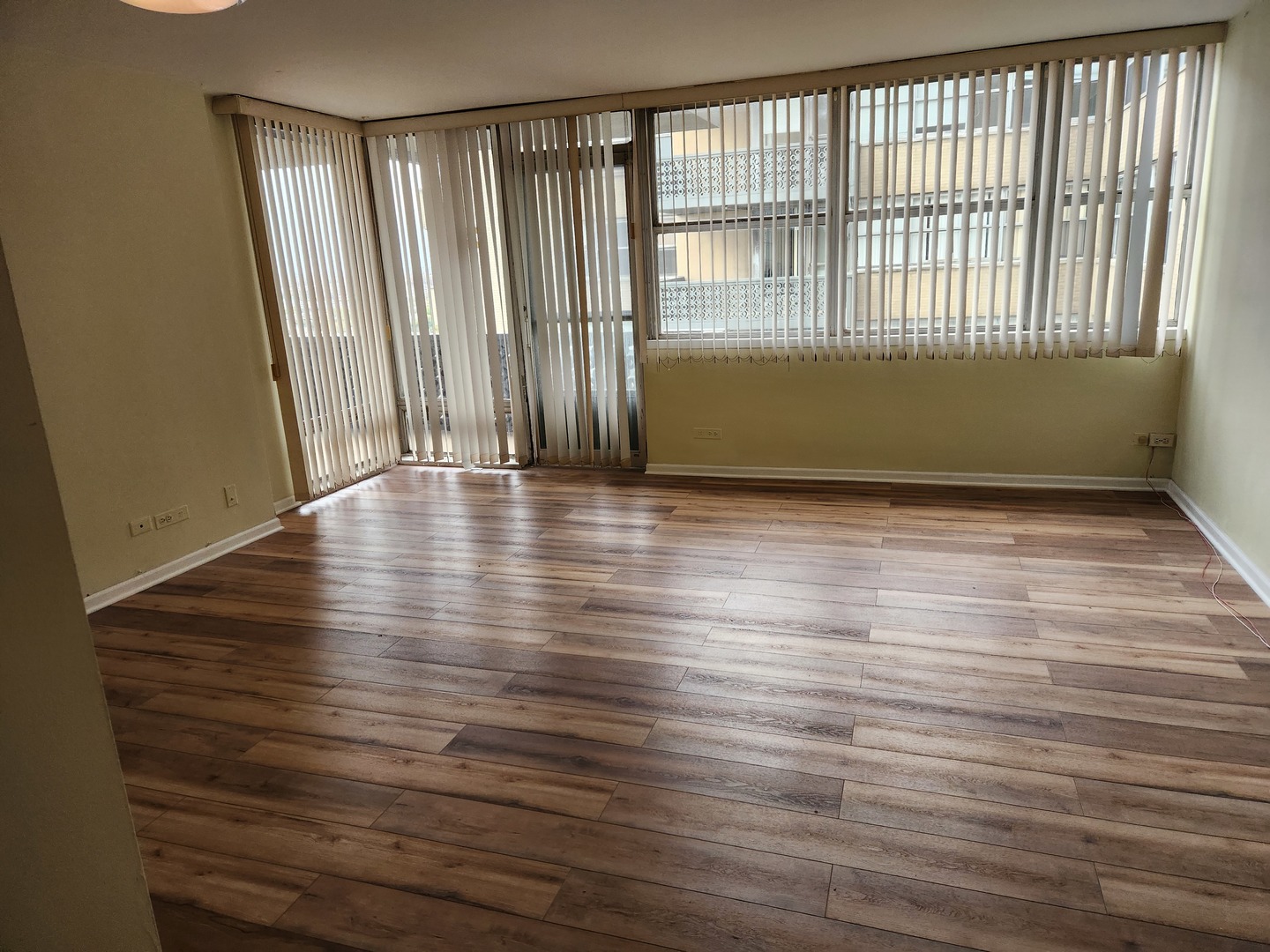 6301 North Sheridan Road, Unit 24P Chicago, IL 60660 - Photo 3 of 18 Gallery Image 3