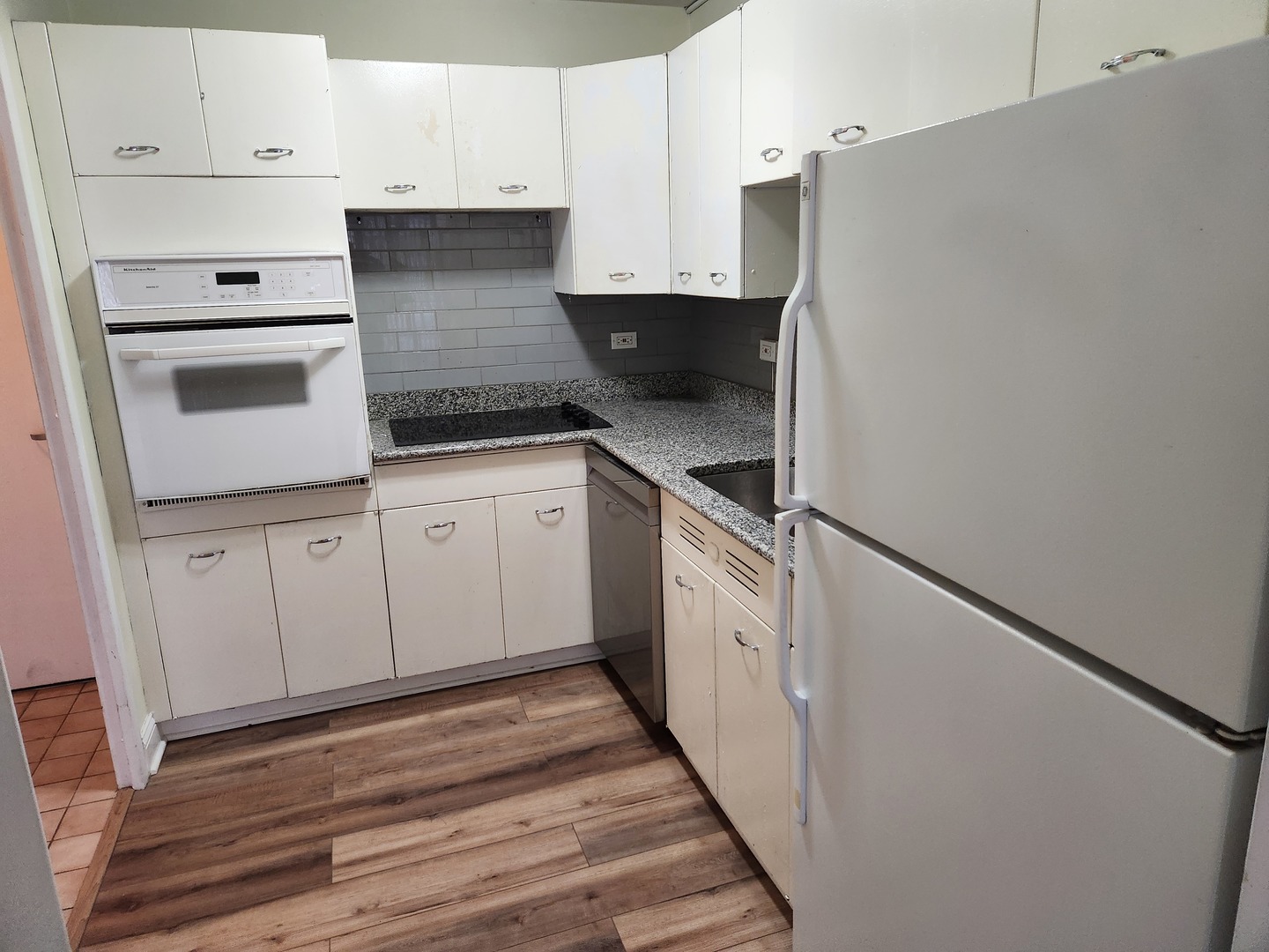 6301 North Sheridan Road, Unit 24P Chicago, IL 60660 - Photo 6 of 18 Gallery Image 6