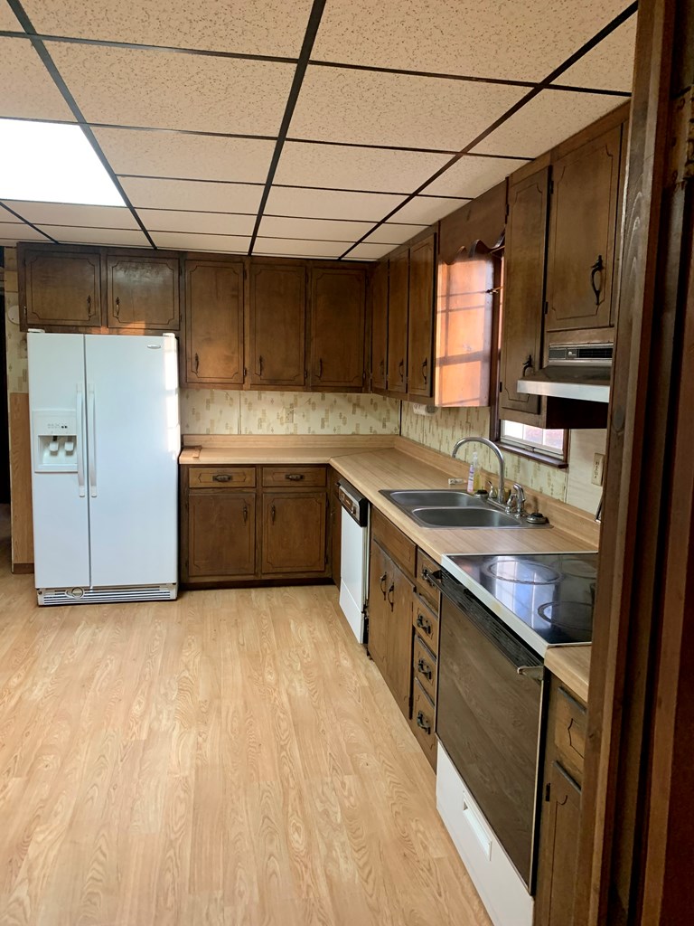 718 Cavender Road Southeast Dalton, GA 30721 - Photo 11 of 19 Gallery Image 11