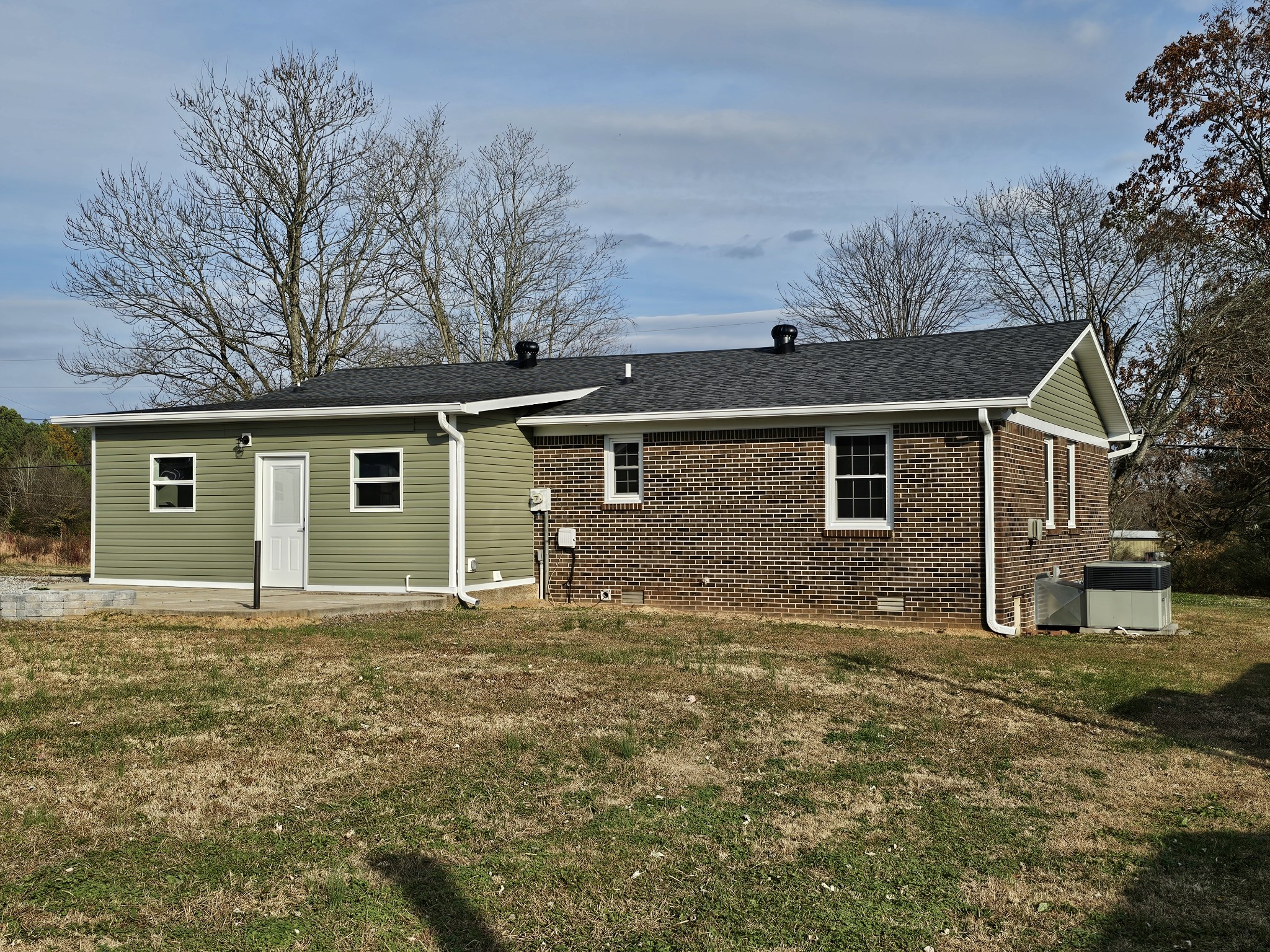 742 Laws Road McMinnville, TN 37110 - Photo 7 of 25 a front view of house with yard