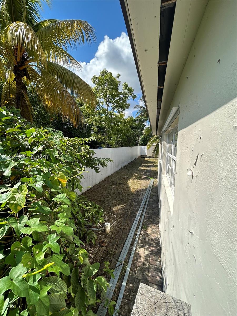 114 Virginia Road West Park, FL 33023 - Photo 13 of 15 Gallery Image 13
