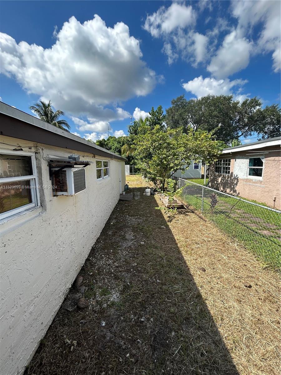 114 Virginia Road West Park, FL 33023 - Photo 14 of 15 Gallery Image 14