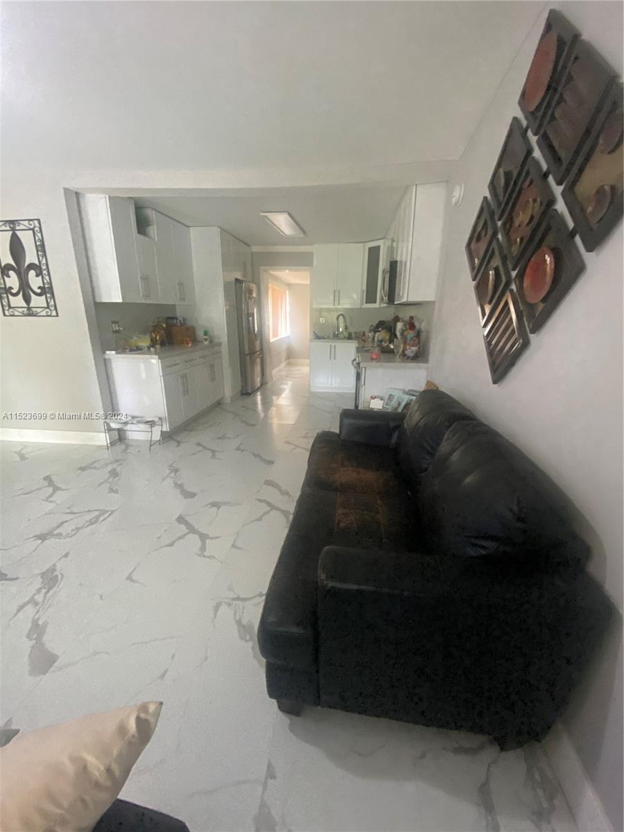 114 Virginia Road West Park, FL 33023 - Photo 4 of 15 Gallery Image 4