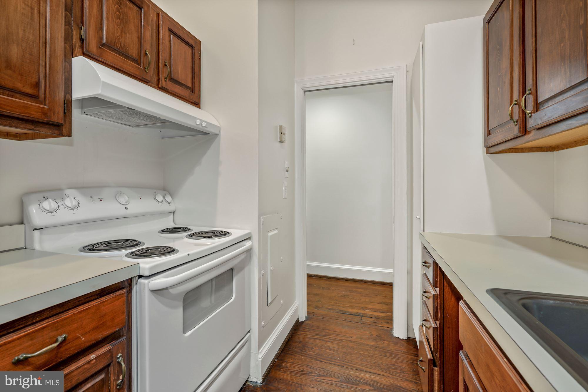 3333 N Street Northwest, Unit 7 Washington, DC 20007 - Photo 12 of 31 Kitchen