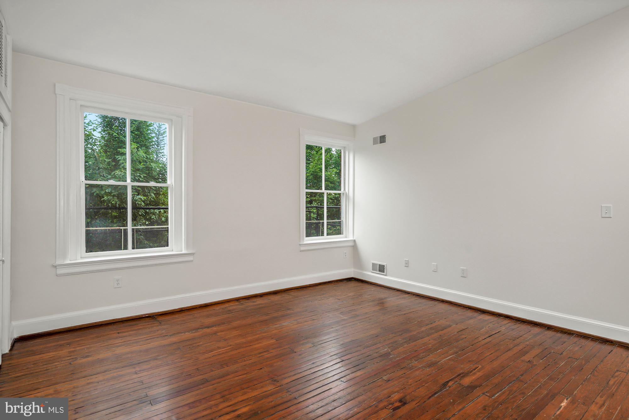 3333 N Street Northwest, Unit 7 Washington, DC 20007 - Photo 20 of 31 Large windows