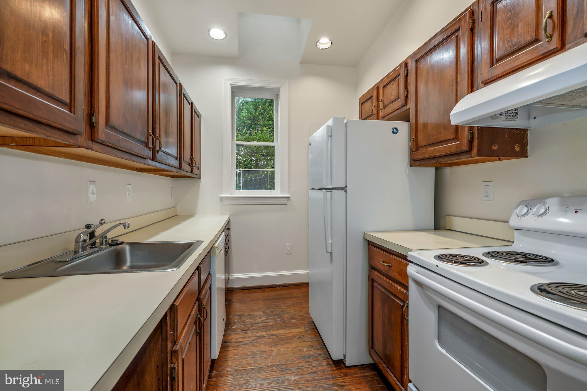 3333 N Street Northwest, Unit 7 Washington, DC 20007 - Photo 10 of 31 Kitchen