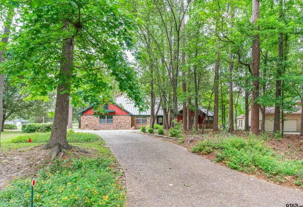 $399,000 | 442 Greenbriar Trail, Holly Lake Ranch, TX 75765