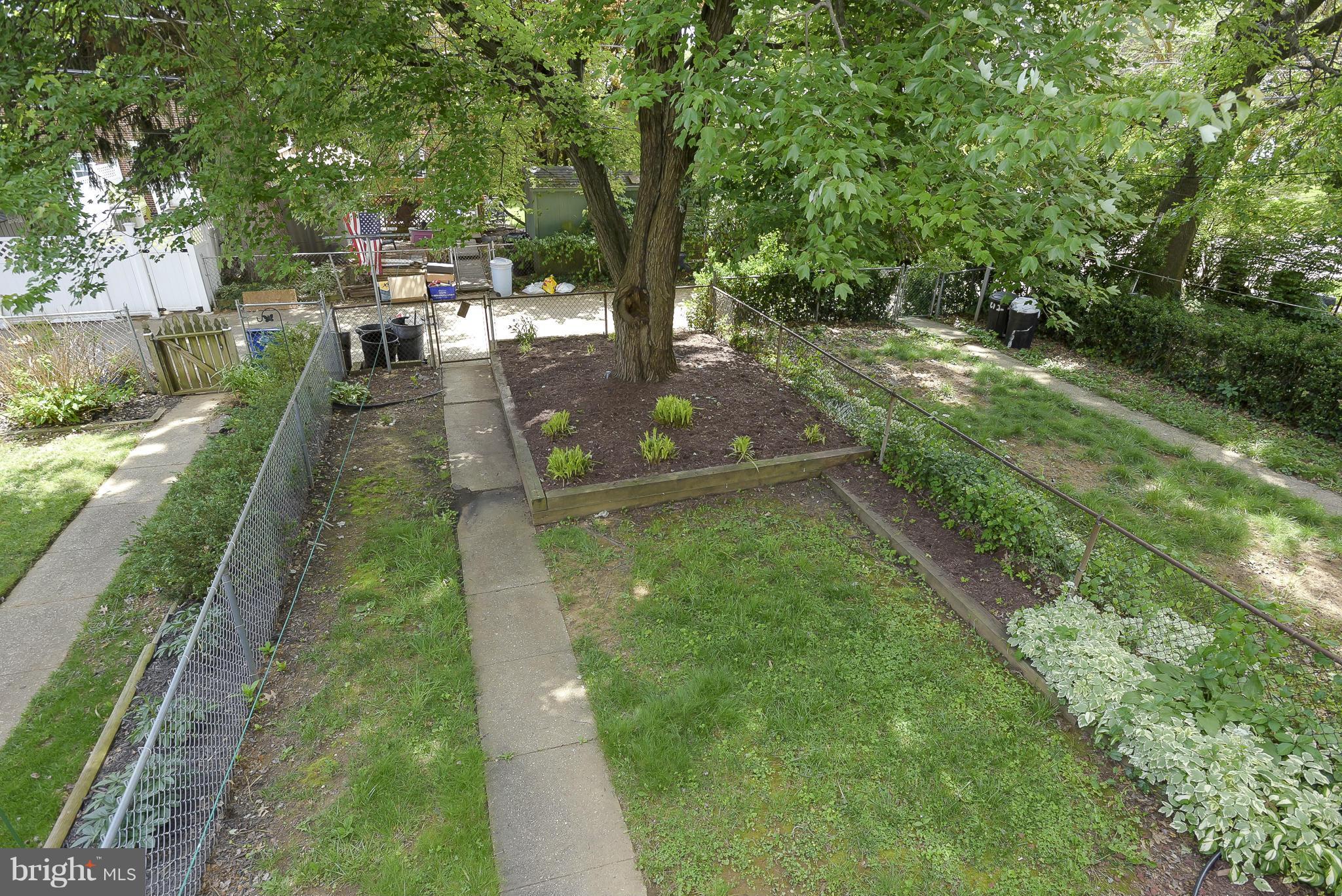 6125 Regent Park Road Catonsville, MD 21228 - Photo 12 of 25 a view of a backyard