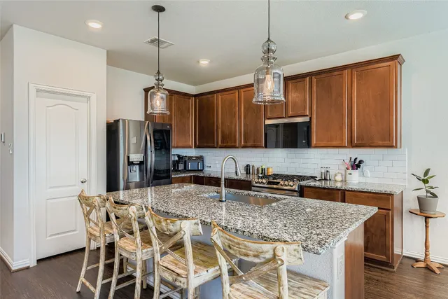 $399,999 | 1075 Cherrystone Loop, Buda, TX 78610