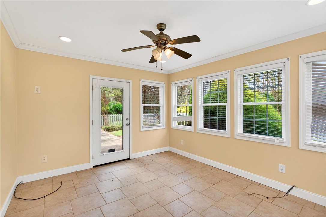 160 Burdette Circle Pendleton, SC 29670 - Photo 11 of 38 This bright sunroom offers tile flooring and abundant natural light.