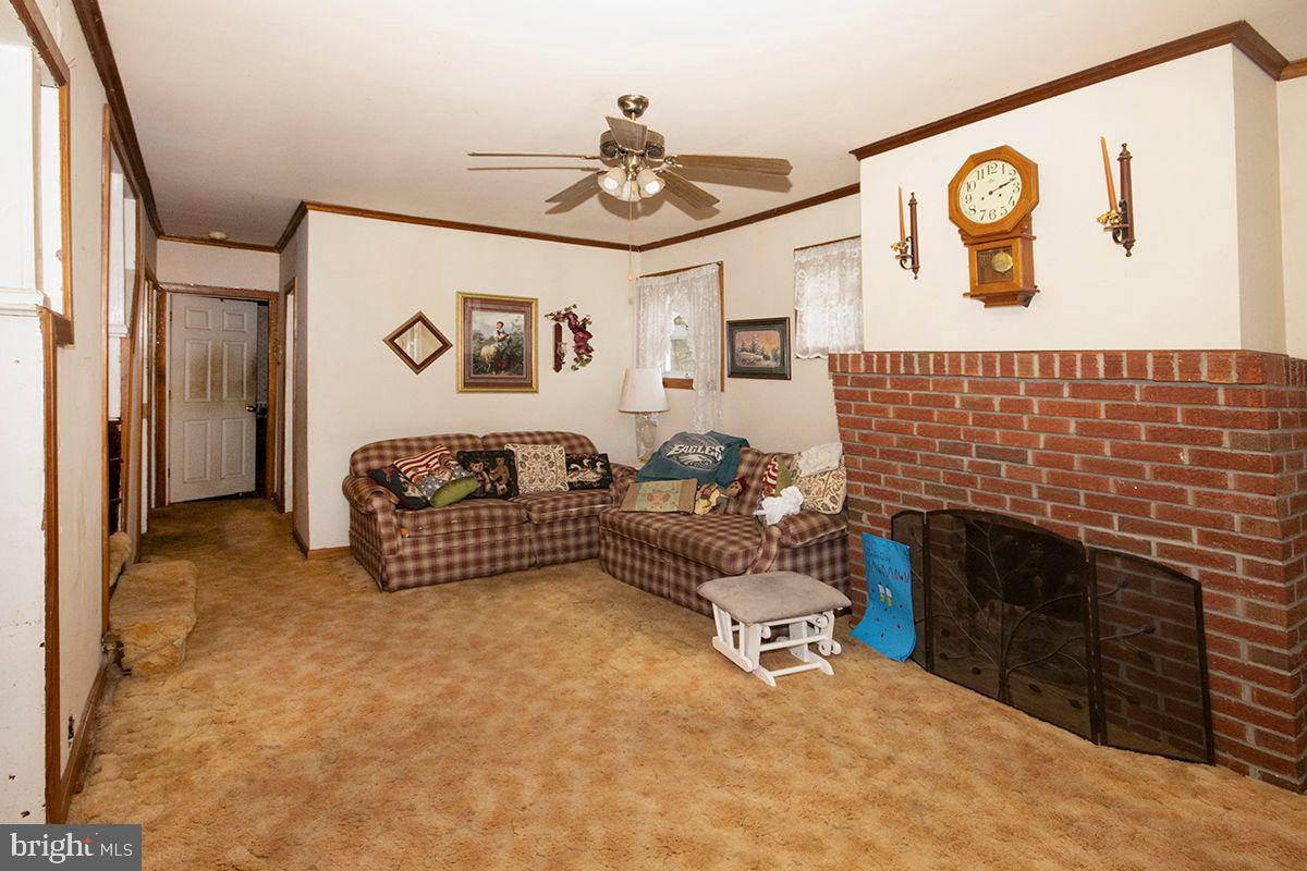 122 Erial Road Clementon, NJ 08021 - Photo 8 of 30 Living Room : Fire Place (Non Funct)