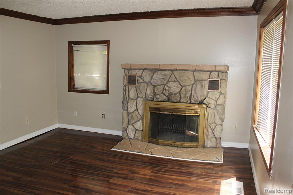 15504 Chelsea Redford, MI 48239 - Photo 7 of 20